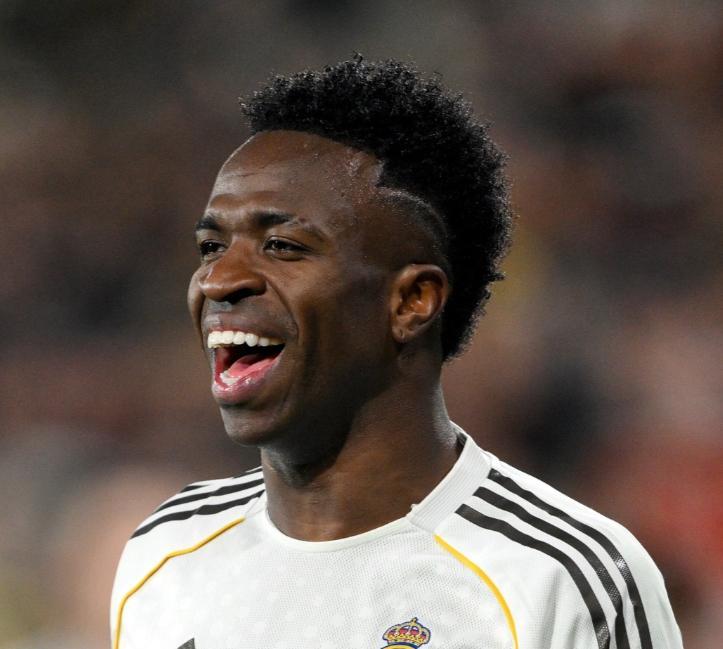 视频-曝维尼修斯向皇马下通牒：4月前不续约就离队！大巴黎报仇的机会