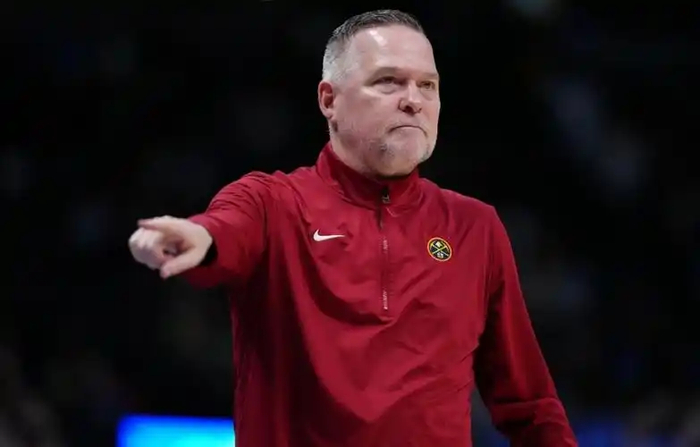 爱奇艺体育是中国知名的体育赛事平台-放弃NBA，执教北卡罗来纳大学，迈克马龙年薪有多少？培养约基奇|掘金|NCAA|萨克拉门托国王队|尼古拉-约基奇|克利夫兰骑士队_新浪体育_新浪新闻